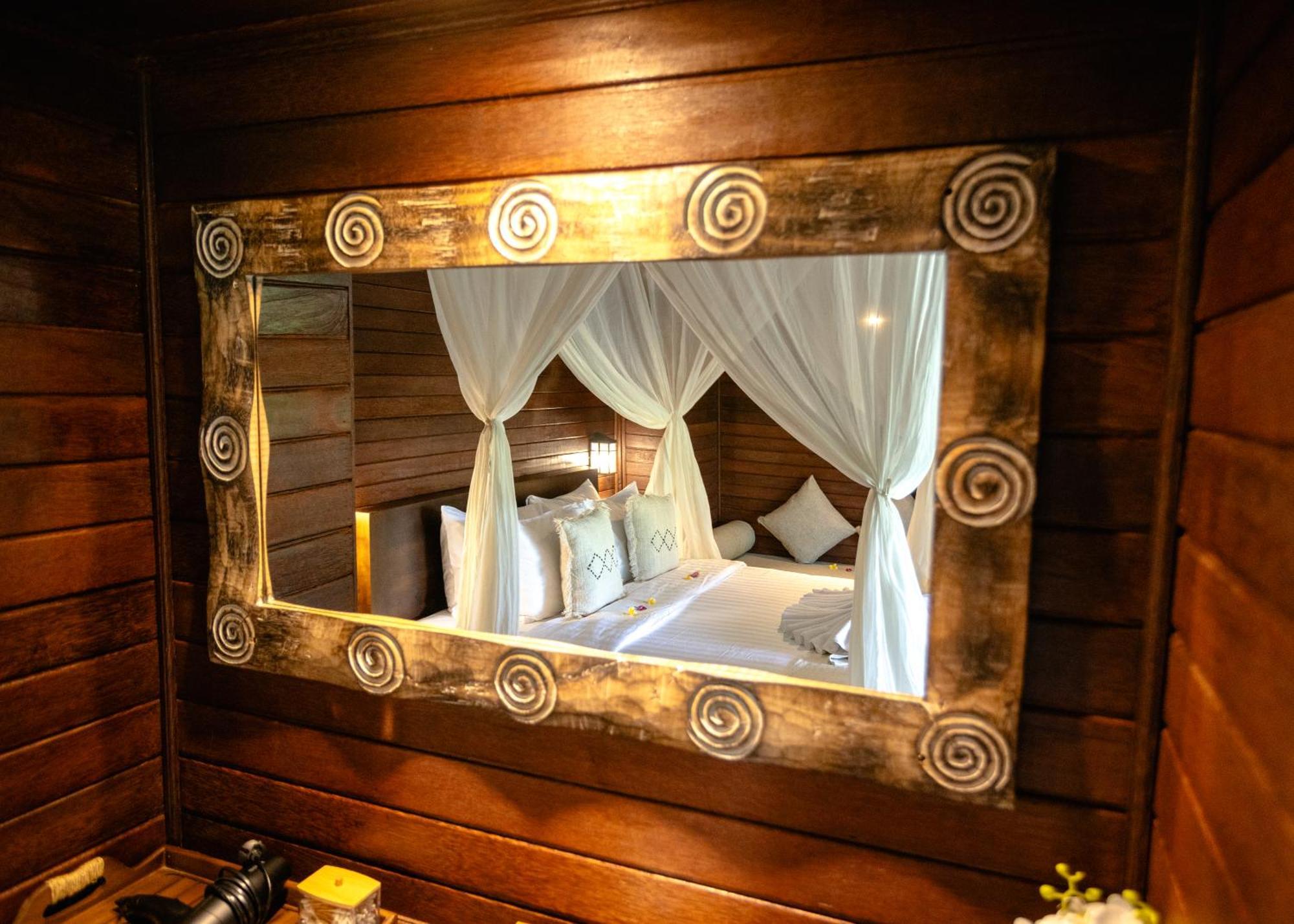 Sunset Star Huts Hotel Nusa Lembongan  Exterior photo