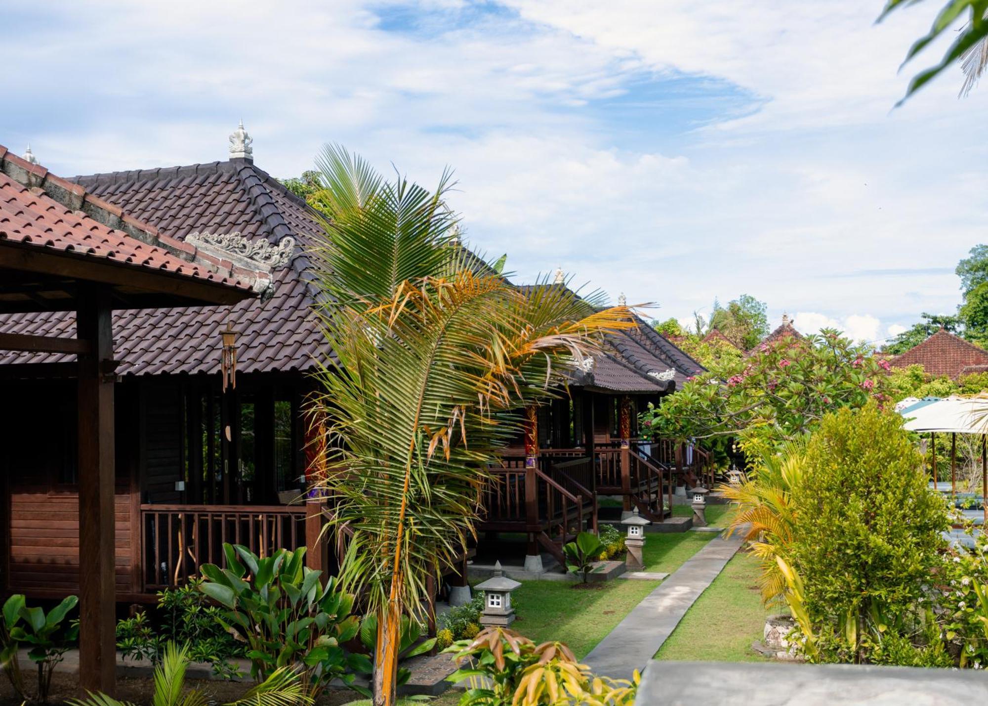 Sunset Star Huts Hotel Nusa Lembongan  Exterior photo