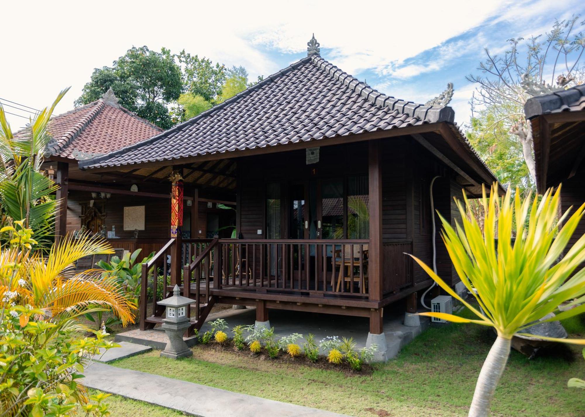 Sunset Star Huts Hotel Nusa Lembongan  Exterior photo
